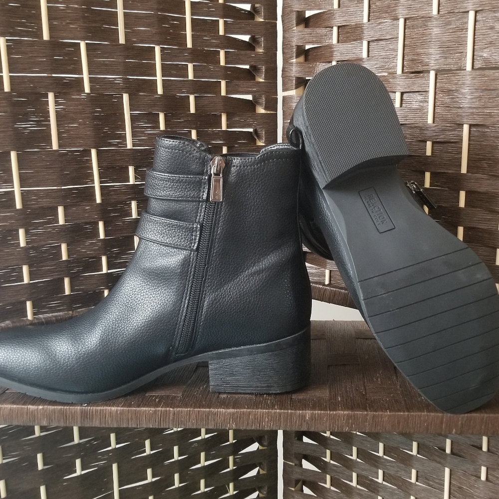 Reaction Kenneth Cole Salt  Biker Jewel 8.5M Women Black Ankle Booties
